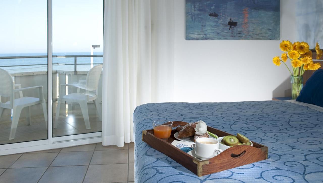 Hotel Rex - Fronte Mare Riccione Exterior photo