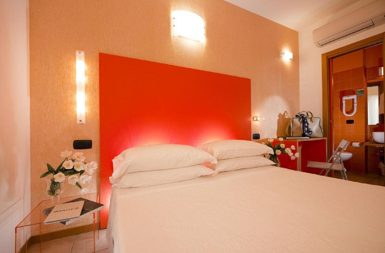 Hotel Rex - Fronte Mare Riccione Exterior photo