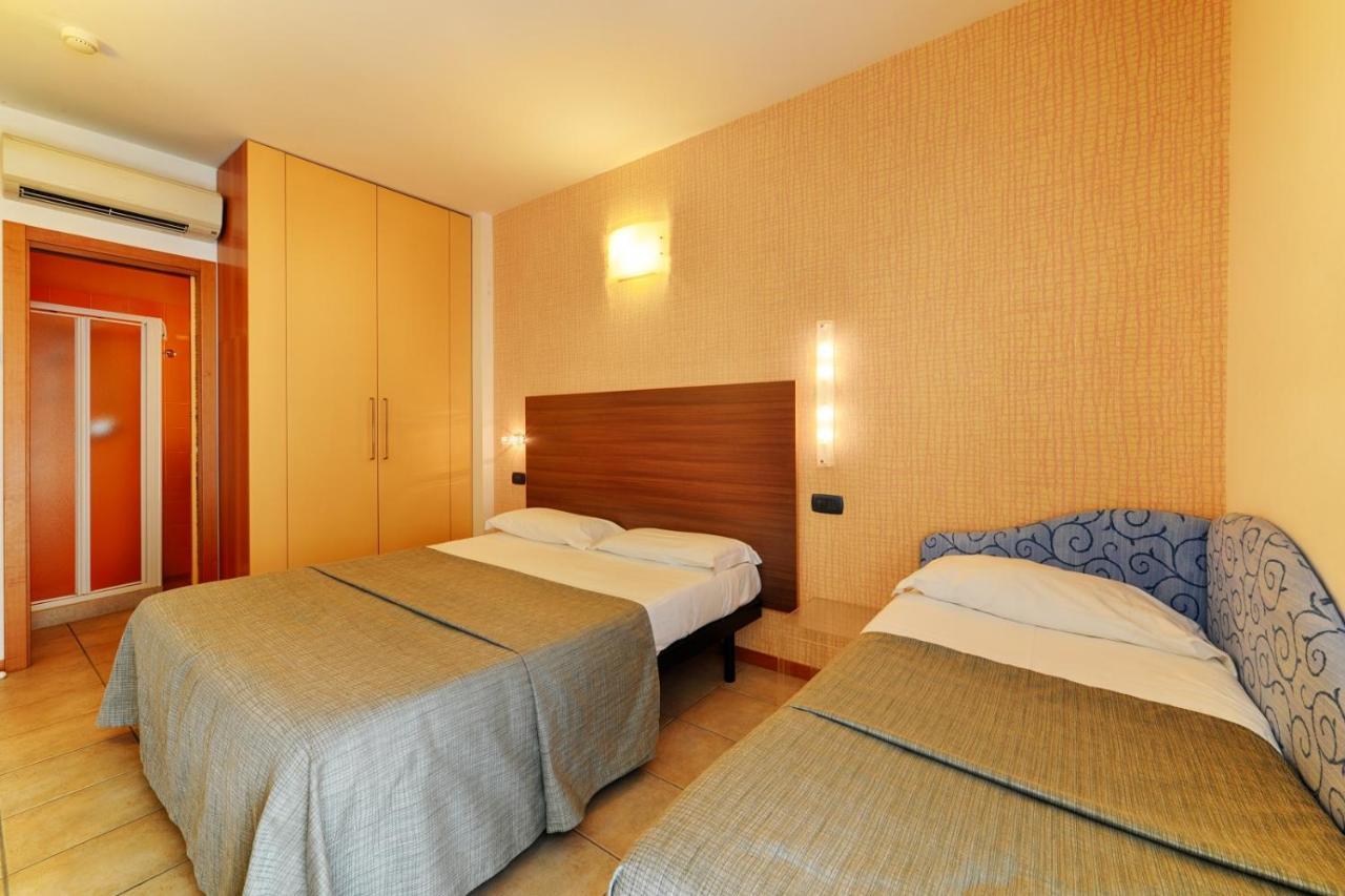 Hotel Rex - Fronte Mare Riccione Exterior photo